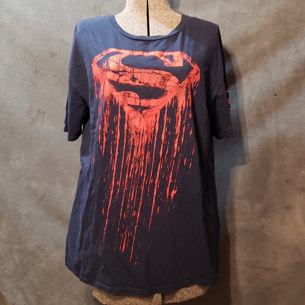 Superman paint streaking logo t-shirt extra large